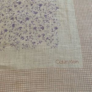 Calvin Klein 100% linen scarf.